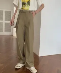ハイウエスト　セミワイドタックパンツ　ベージュ