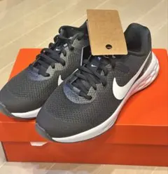NIKE レボリューション6 NN GS ランニングシューズ 23.5