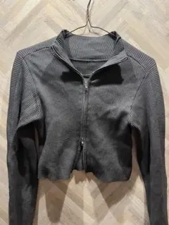 who's who chicoグレー クロップドトップス カーディガン