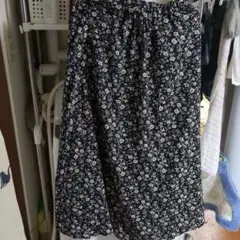 フラワー柄フレアロングスカート ネイビー
