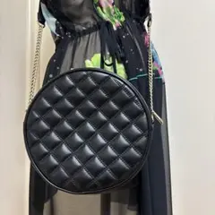 H&M 丸型キルティングショルダーバックブラックのサムネイル