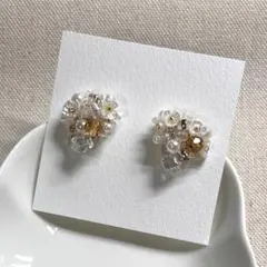花束ピアス