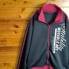 トラックジャケット　ジャージ　黒　赤　ワインレッド　デザインプリント　英字