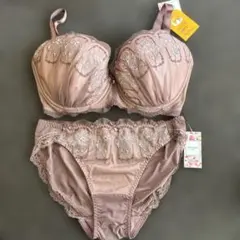 tutuanna 永遠のブラ H70 セットのサムネイル