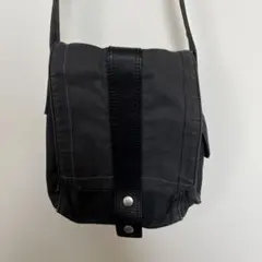 ブラックキャンバスショルダーバッグ