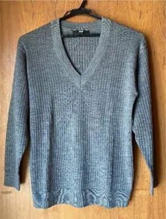 ★最終値下げ価格★良品★ UNIQLO Vネック ユニクロ ニット カットソー