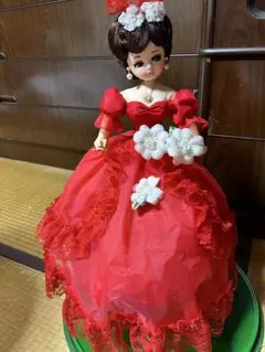 ミツバ 最高級フランス人形 ローラン ポーズ人形 高級ドレスを纏った女性スツール ミツバ 最高級フランス人形 ローラン ポーズ人形 高級ドレスを
