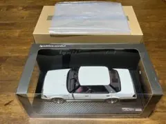 ignition model 120系クラウン 1/18スケール車のサムネイル