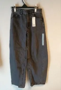 未使用　gu　バレルレッグジーンズ