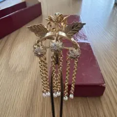 金色の花モチーフかんざし