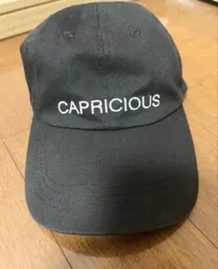 【美品】ブラックキャップ 男女兼用 シンプル ロゴ入り 帽子 フリーサイズ