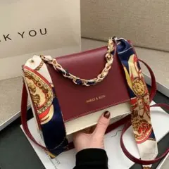 新品未使用　スカーフ付き!ショルダーバッグ　ハンドバッグ　スクエア　高級感