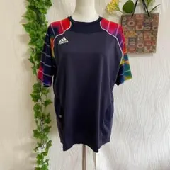 g2070「美品」 adidas　スポーツウエアー　カジュアル　オシャレ　可愛い