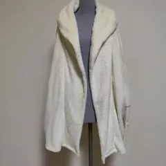 クリーム色 フリースジャケット フード付き