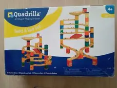 クアドリラ 知育玩具