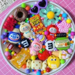 B35-デコパーツ　まとめ売り　お菓子系　ラブブ