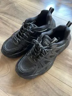 CHIP CLIP 黒　スニーカー　23.5㎝