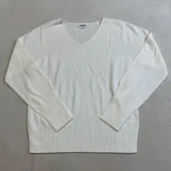 美品・早い者勝ち✨ 自由区 Vネックニットセーター Lサイズ ホワイト