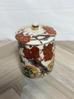 【九谷焼】蓋付き湯呑 1客 一玉作 金彩 梅に松竹梅 和食器 貫入 湯呑み