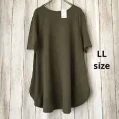 《未使用》半袖Tシャツ 後ろスリット付きオリーブ色