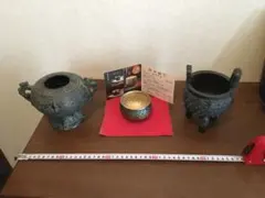 置き物、青銅器2点、金箔茶碗1点、