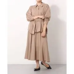 ジャスグリッティー　パール釦シャツ　スカートset