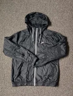 未使用に近い★NIKEレディースナイロンパーカー