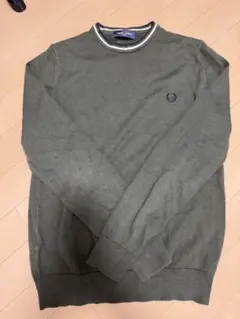 FRED PERRY クルーネックニット セーター オリーブのサムネイル