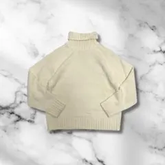 GU タートルネック ニット