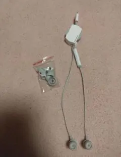 【美品】EHP-LFR10CMWH エレコム Lightning巻取りイヤホン