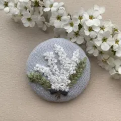 雪柳の花束 刺繍 ビーズ ブローチ ハンドメイド 入学式 卒業式 普段使い