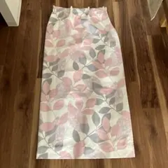 ピンクとグレーの葉柄カーテン　2枚