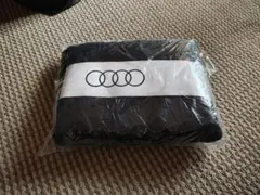 アウディ Audi 2in1フリースブランケットブランケット