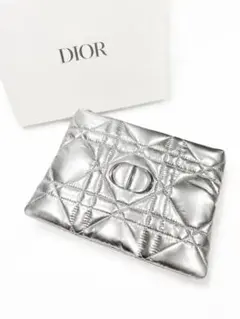 新品 DIOR ディオール シルバー キルティング ポーチ ノベルティ CDロゴのサムネイル