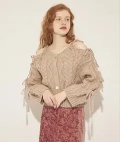 【新品未使用】deicy manyway ケーブルリボンショートニット