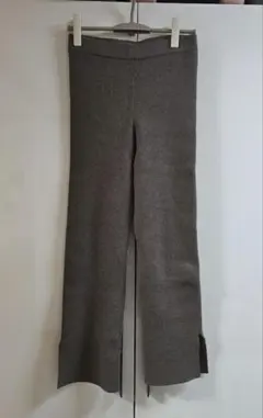 UNITED ARROWS　スリット入りニットパンツ　ブラウン