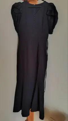 JUNOAH ブラック 半袖 フレアロングワンピース