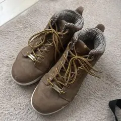 ブラウン キルティング ハイカットスニーカー