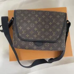 Item thumbnail for item 1a6742aa-a290-4e8c-a51b-5b2f149b7efc