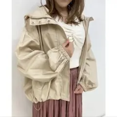 ボリュームマウンテンパーカー