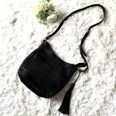 Cole Haan 編み込みレザー ショルダーバッグ ブラック タッセル付き