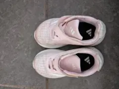 adidas ピンク スニーカー