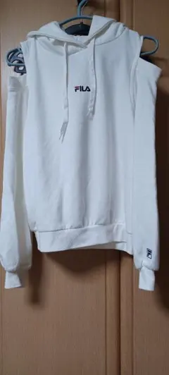 FILA オープンショルダー パーカー ホワイト