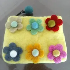 羊毛 厚地フェルト*花モチーフポーチ*新品未使用品