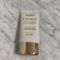 d'Alba UV ESSENCE WATERFULL+ サンクリーム