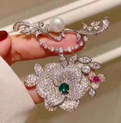 イタリアで購入　パール付き薔薇ブローチ ホワイトパール×グリーンストーン　新品