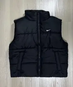 【美品】NIKE ダウンベスト　ブラック　ワンポイント　ポリエステル　ナイキ