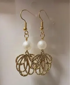 【ピアス】ゴールドの花モチーフ&パール