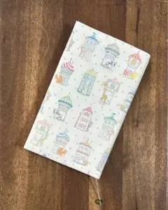 ハンドメイドブックカバー 22fabric ファニーハウス 文庫本サイズ