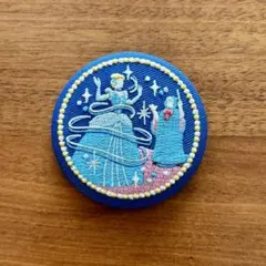Disney Characters 刺繍缶バッジビスケット2 シンデレラ
